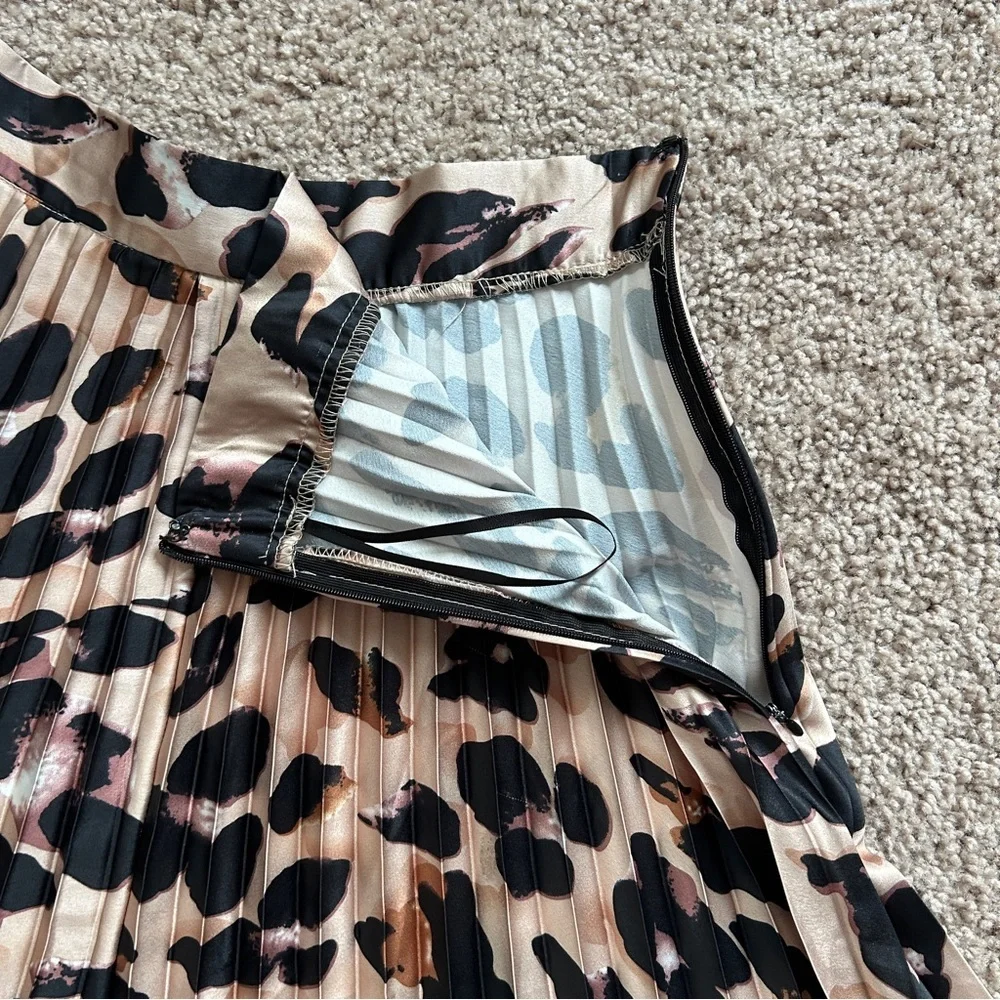 Shein Cheetah Print Pleated Skirt Size Small